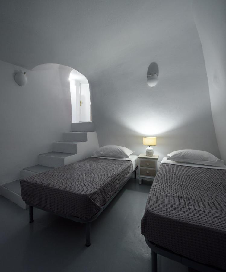 Cave Agapi Apartment Oia  Bagian luar foto